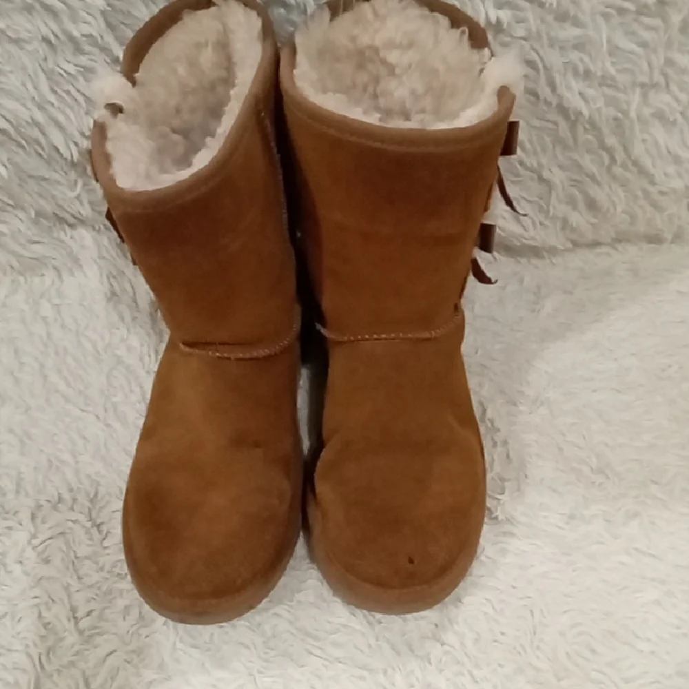 Koolaburra By Ugg Brown and Cream Winter Boots with Bows - Picture 5 of 6